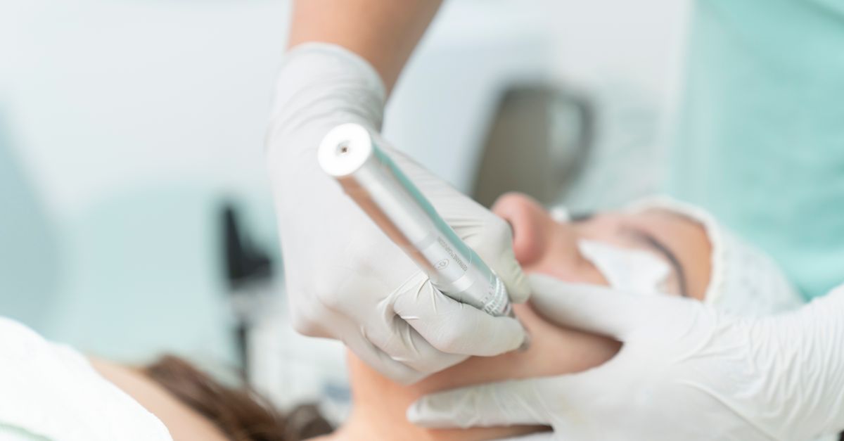 The Benefits of Vitamin C Serums for Glowing Skin